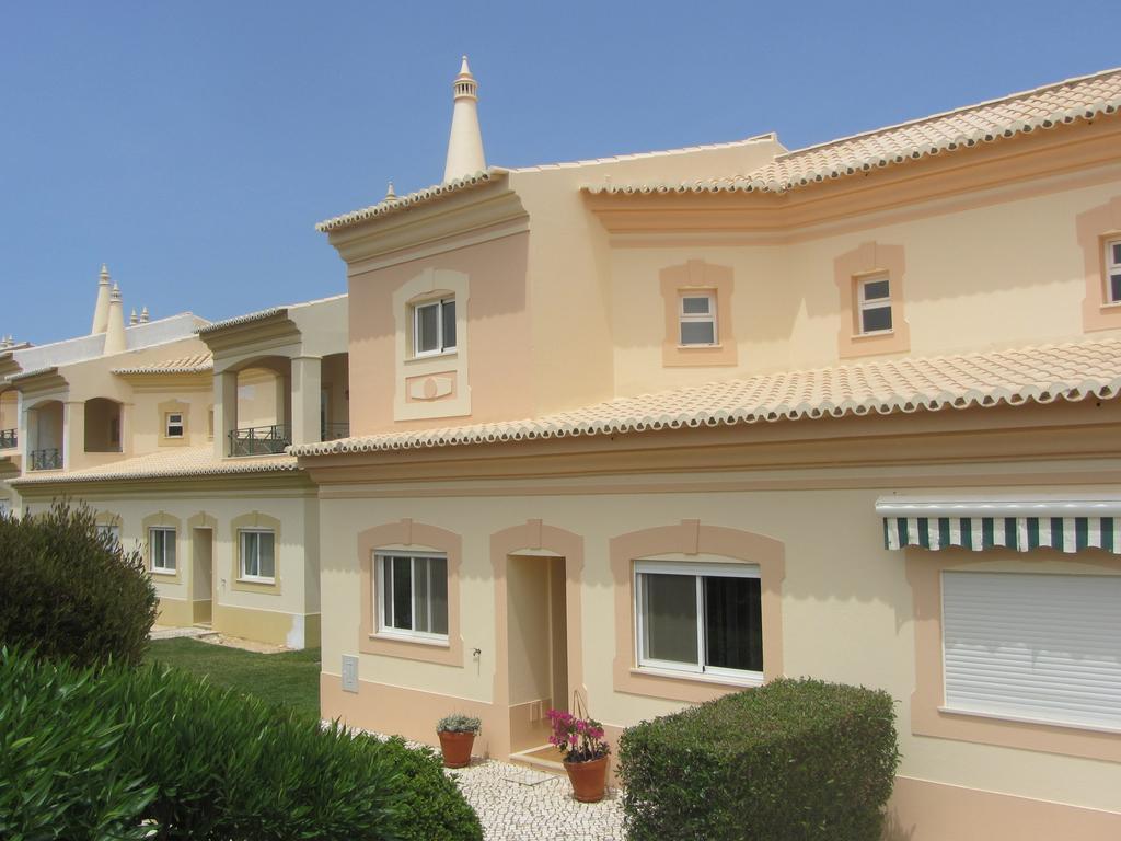 Fairviews Villa On Boavista Golf Resort Lagos Room photo